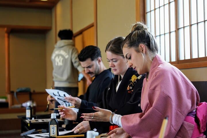 In Heritage home the Sando-Tea, Flowers, Shodo—deeply embody — photo 4