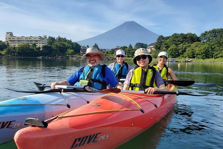 Kayaking on Lake Kawaguchiko with Mt. Fuji views — photo 16