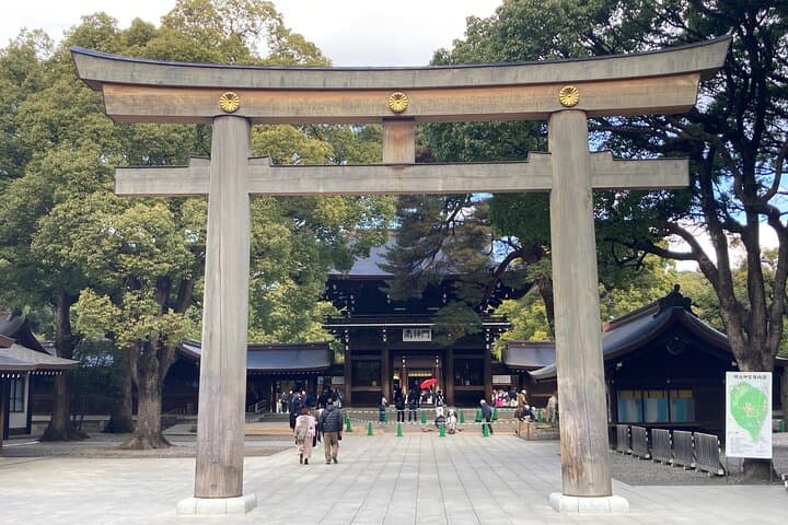 Meiji Jingu Historical Walk and Food Tasting Tour in Tokyo — photo 1