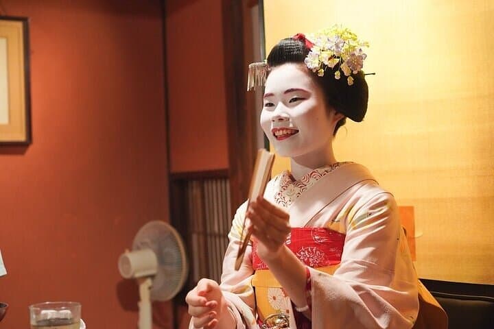 Dinner with Maiko in a Traditional Kyoto Style Restaurant Tour — photo 1