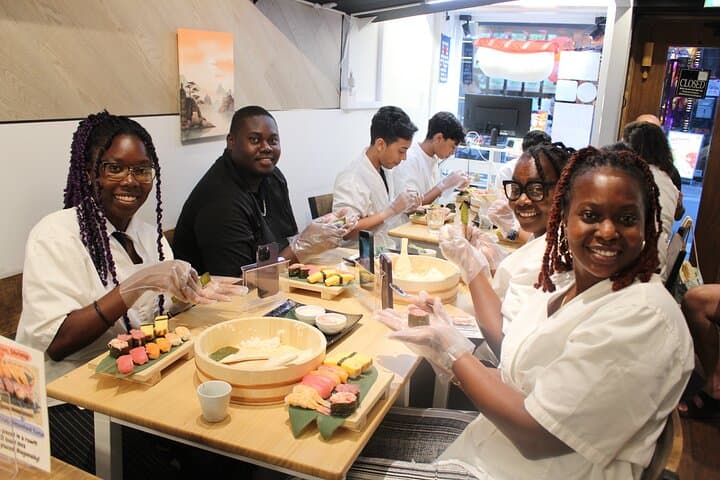 Osaka Halal Sushi Making Experience — photo 4