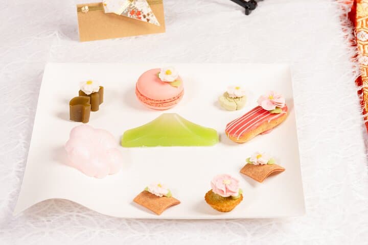 Sakura Wagashi Decoration and Matcha Experience in Asakusa,Tokyo — photo 9