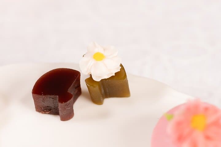 Sakura Wagashi Decoration and Matcha Experience in Asakusa,Tokyo — photo 15