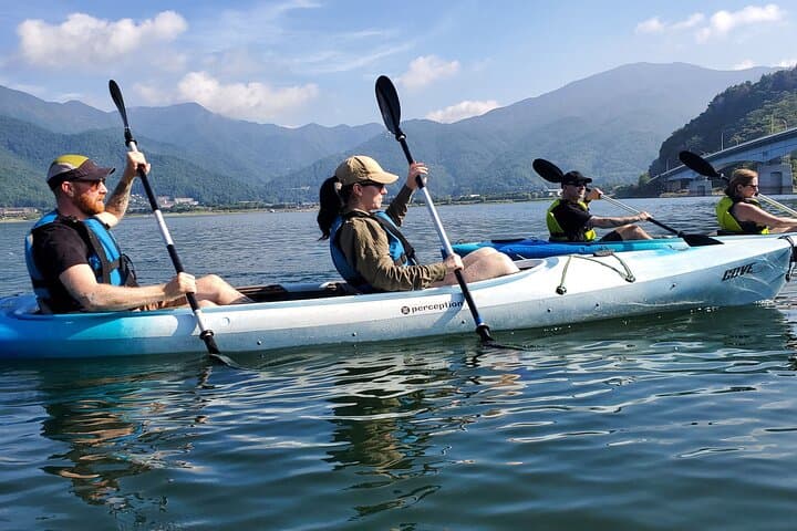 Kayaking on Lake Kawaguchiko with Mt. Fuji views — photo 6