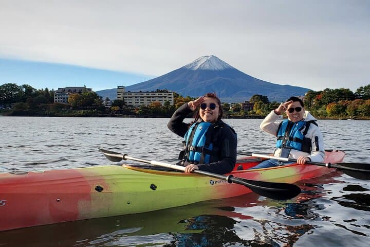 Kayaking on Lake Kawaguchiko with Mt. Fuji views — photo 8