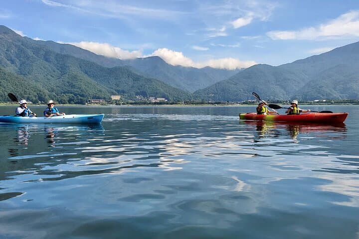 Kayaking on Lake Kawaguchiko with Mt. Fuji views — photo 20