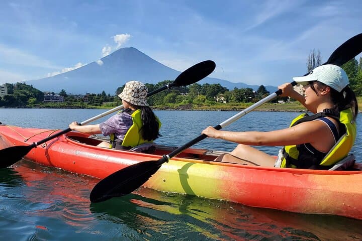 Kayaking on Lake Kawaguchiko with Mt. Fuji views — photo 12