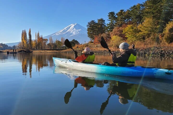 Kayaking on Lake Kawaguchiko with Mt. Fuji views — photo 4
