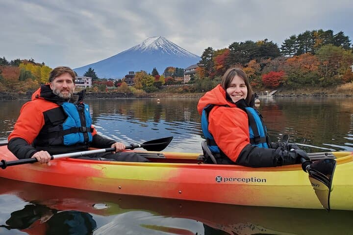 Kayaking on Lake Kawaguchiko with Mt. Fuji views — photo 3