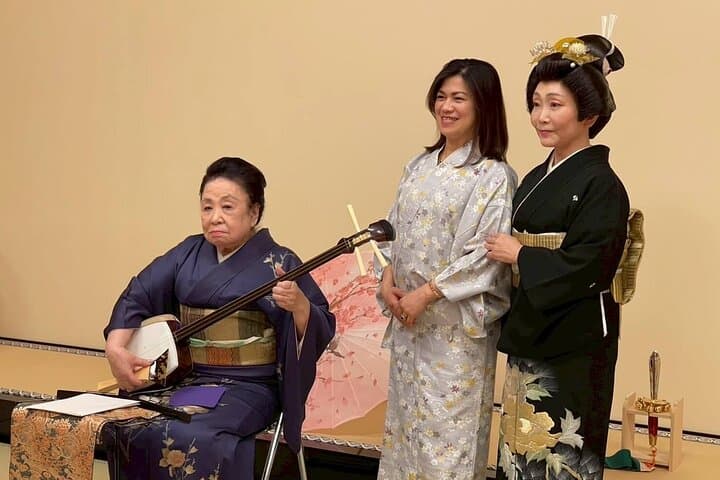 Private Shamisen Workshop with a Professional Musician in Nagoya — photo 2