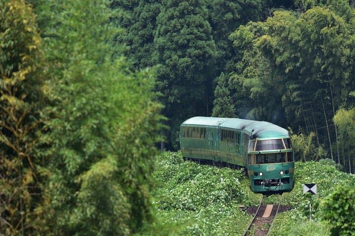 Stroll Around Yufuin with English Guide (Yufuin no Mori Train)
