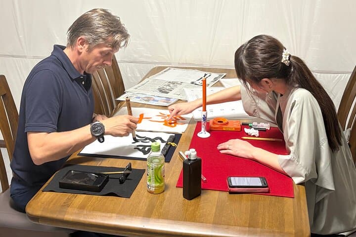 Fukuoka Private Fine Arts Class Calligraphy Experience — photo 8