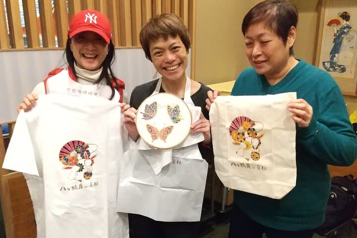 Arashiyama Highlights with Yuzen dyeing workshop — photo 1