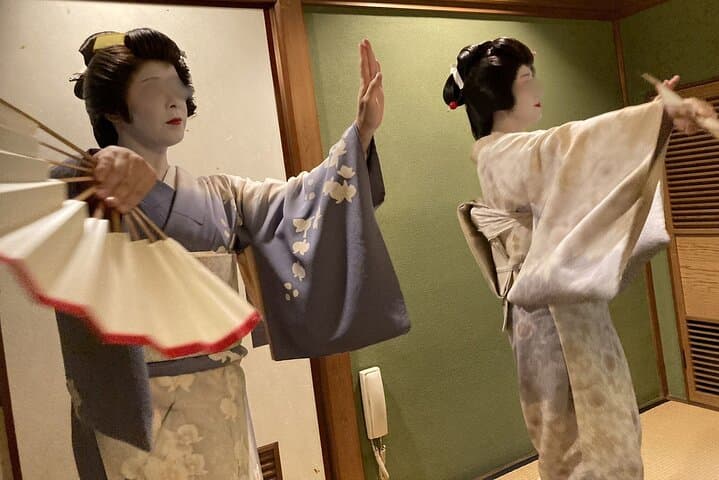 Asakusa Walking Tour: Private Geisha & Kaiseki Lunch (4-8 Guests) — photo 4