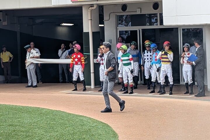 Japanese horse racing private tour in Tokyo! — photo 19