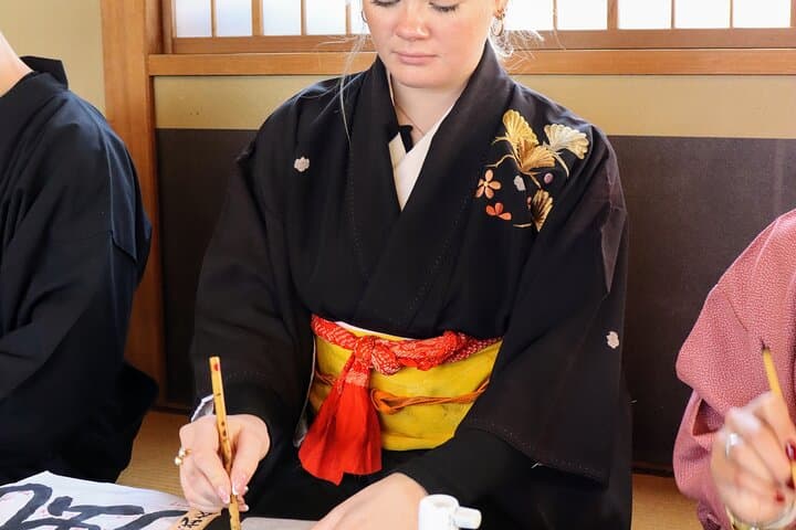 In Heritage home the Sando-Tea, Flowers, Shodo—deeply embody — photo 9