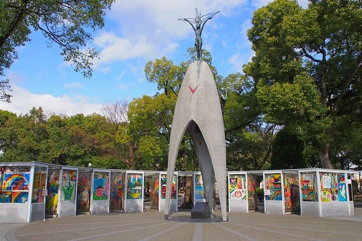 Hiroshima Peace Memorial and Miyajima 1 Day Tour with Local — photo 8