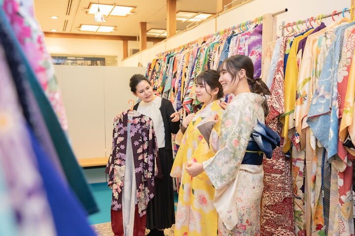 Walking Tour with Kimono Photoshoot in Dejima — photo 2