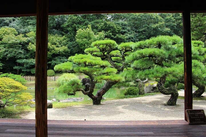 Kagawa: Ritsurin Garden Guided Walking Tour — photo 4