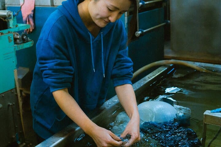 Indigo Dyeing with Local Masters Private Atelier — photo 11