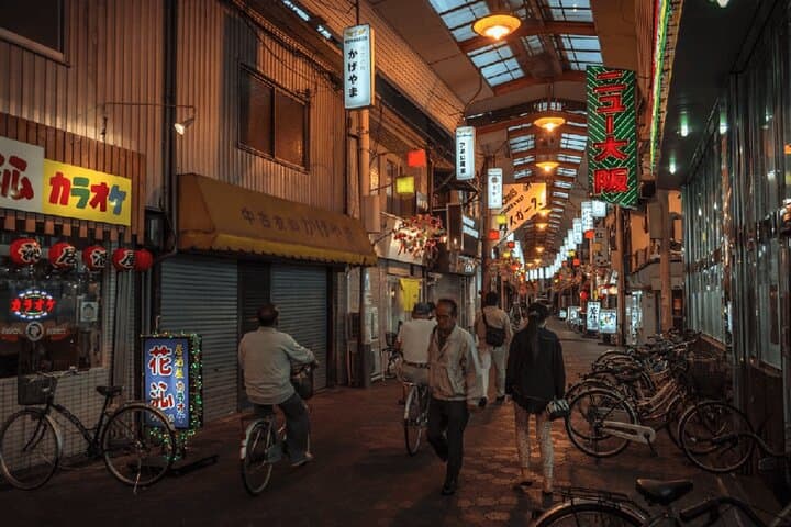 Back Alleys & Red Lights with BBQ Dinner — photo 4