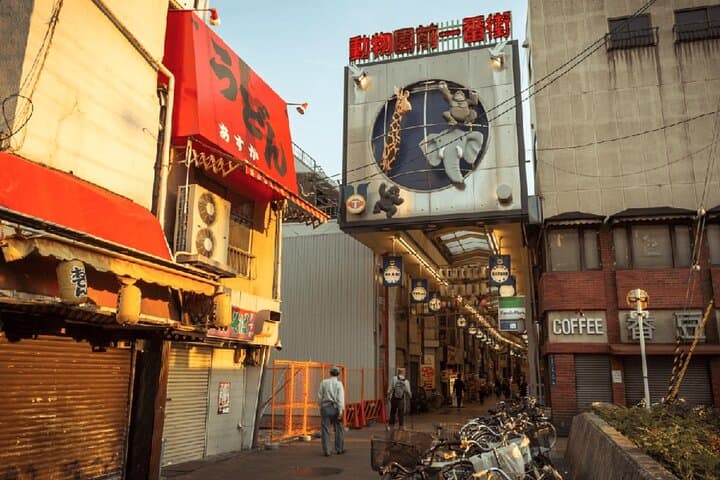 Back Alleys & Red Lights with BBQ Dinner — photo 6