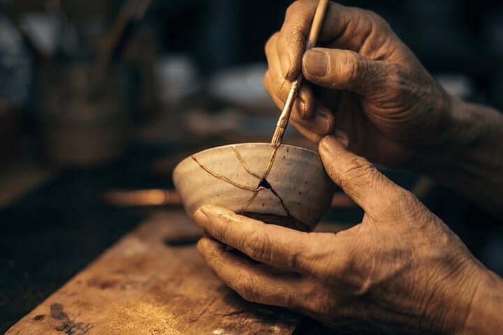 Kyoto Traditional Kintsugi Workshop in Gion Gold Repair Art — photo 6