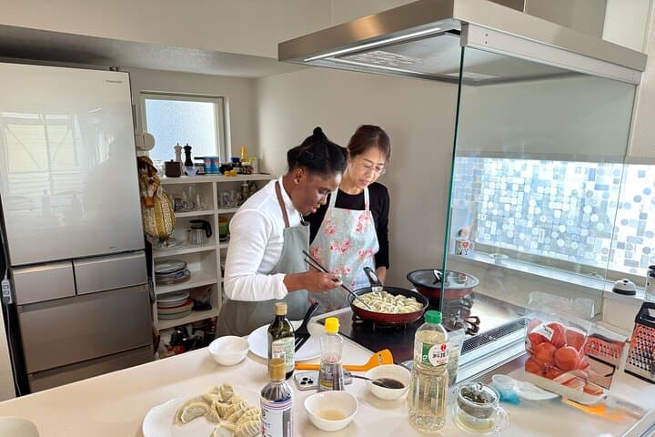 Gyoza Making & Local Walk with a Pro-Trained Host — photo 12