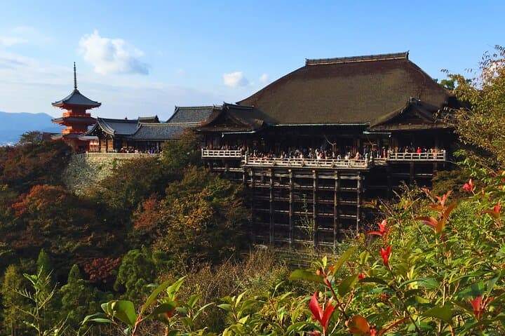 Kyoto Walking Tour Gion, Ninenzaka and Kiyomizudera Temple — photo 1