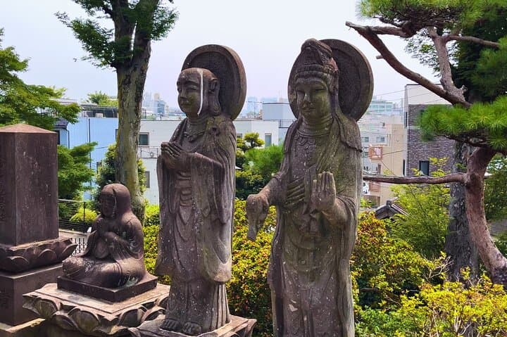 Tokyo Ikebukuro Walking Tour Feat 7 Lucky Gods — photo 2