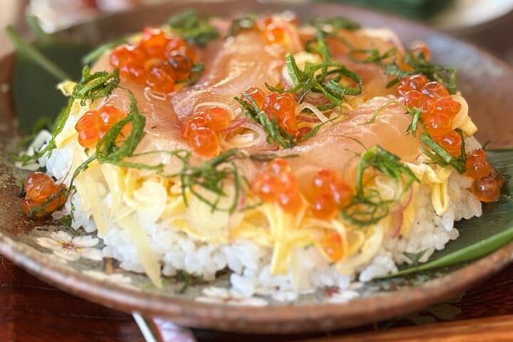 Hokkaido Seafood Chirashi Sushi Experience with Matcha in Sapporo — photo 2