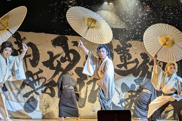 Tokyo Exciting Sumo pracice viewing and Modern Samurai Show tour — photo 9