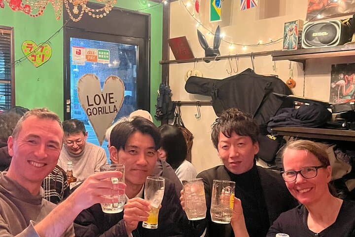 Meet Locals & Sing Karaoke at a Hidden Bar in Fukuoka — photo 8