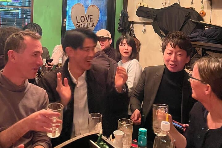 Meet Locals & Sing Karaoke at a Hidden Bar in Fukuoka — photo 12