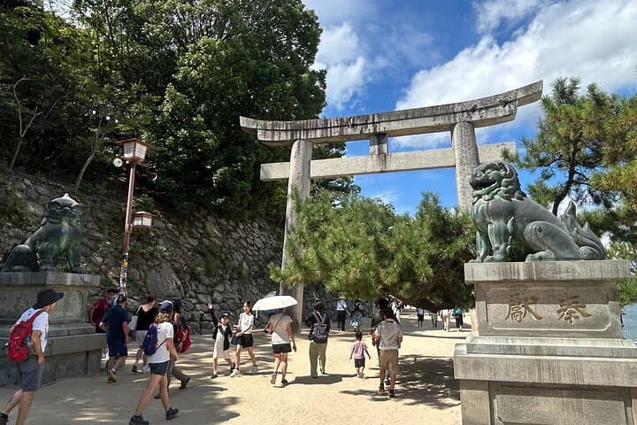 Hiroshima and Miyajima 6 and half Hour Guided Tour — photo 2