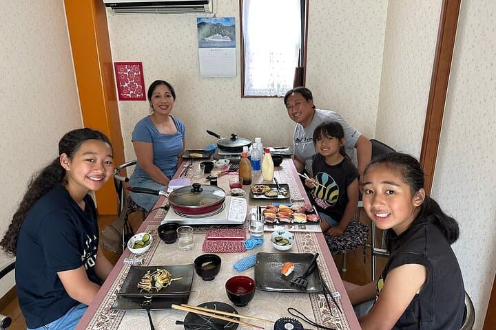 Private Kyoto Sushi Cooking Class & Tea Ceremony with Emika — photo 12