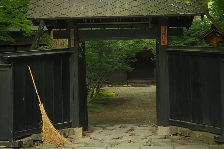 Akita: Kakunodate Samurai District & Residence Tour — photo 16