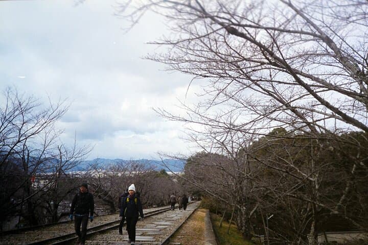 Shoot Kyoto on Film:Private Photo Walk with Vintage Camera Rental — photo 10