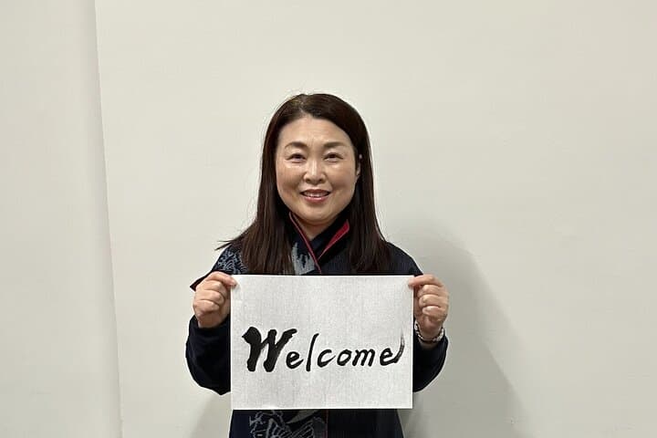 Japanese Calligraphy Class in Yokohama with Tea and Sweets — photo 2