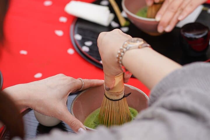 Tokyo Cherry Blossom Matcha Experience in Yoyogi Park (Shibuya) — photo 4