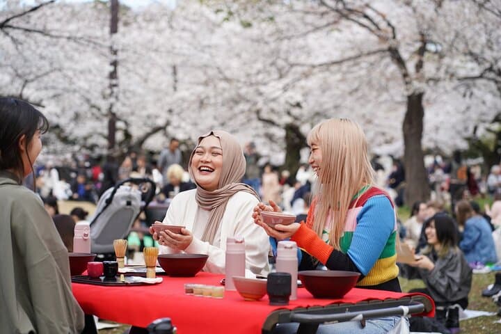 Tokyo Cherry Blossom Matcha Experience in Yoyogi Park (Shibuya) — photo 20