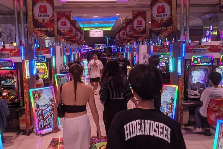 Tokyo Shinjuku Night Tour with Pachinko Gaming Experience — photo 3