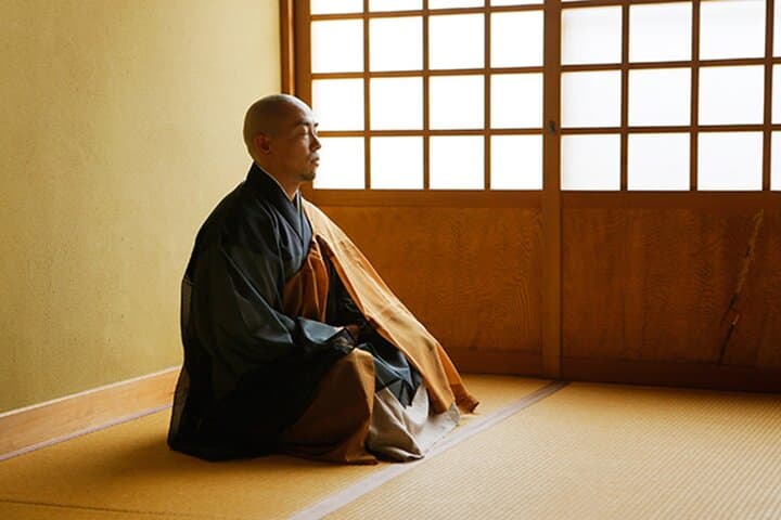 Odawara: Zen Calligraphy Experience at Temple — photo 3