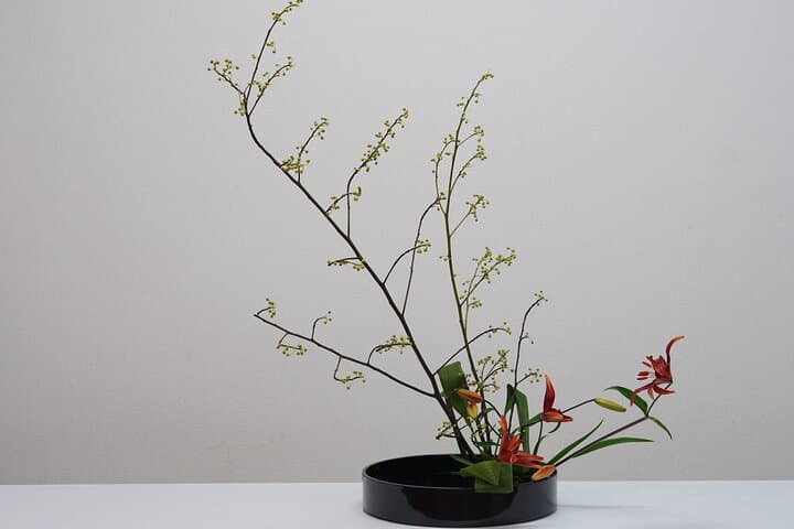 Contemporary Ikebana Art Workshop at Ganko Ji Temple Studio — photo 5