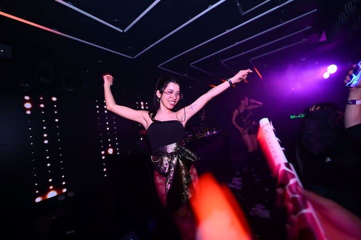 Osaka Dotonbori: Giraffe Nightclub VIP Package(For Foreign) — photo 9