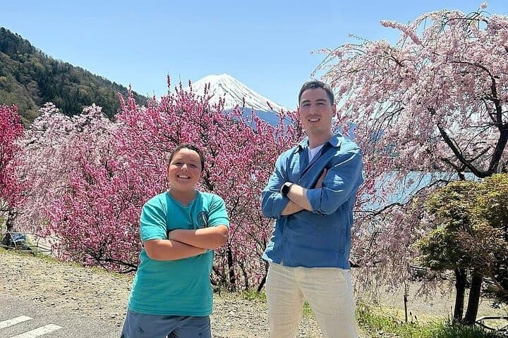 Season Special: Private Mt. Fuji Shibazakura Spring Tour — photo 4
