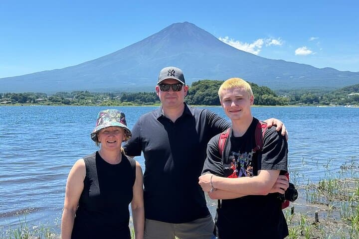 Season Special: Private Mt. Fuji Shibazakura Spring Tour — photo 6
