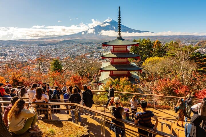 Iconic Mount Fuji & Lake Kawaguchiko Breathtaking Private Tour — photo 3