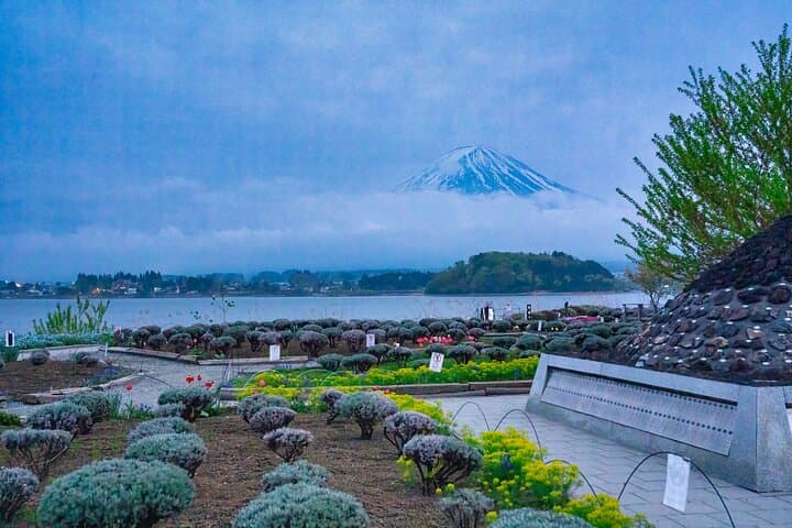 Iconic Mount Fuji & Lake Kawaguchiko Breathtaking Private Tour — photo 5