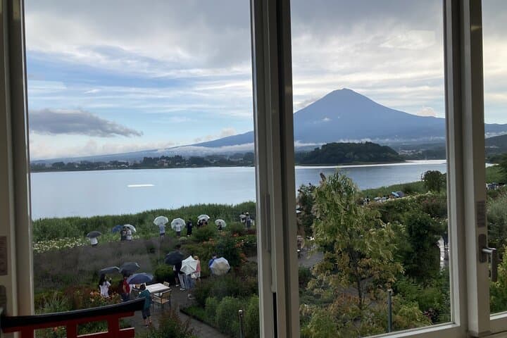 From Hakone: One Way Bus Transfer to Lake Kawaguchiko — photo 3